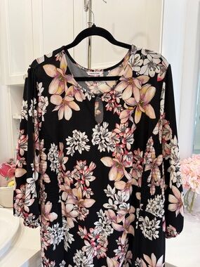 Penningtons Black Floral Keyhole dress with Pink & Cream Flowers